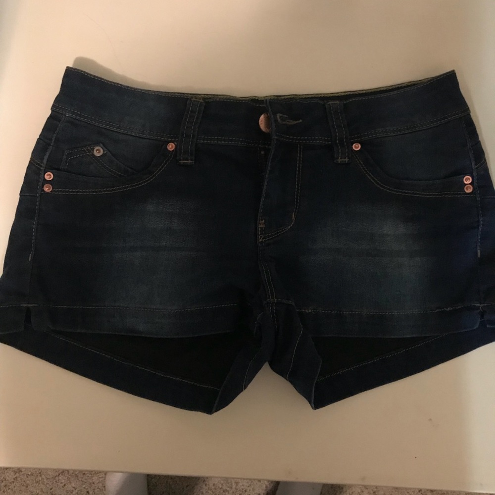 Wannabettabutt jean shorts